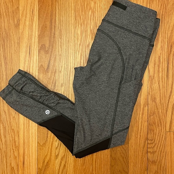 lululemon athletica Pants - Lululemon cropped leggings